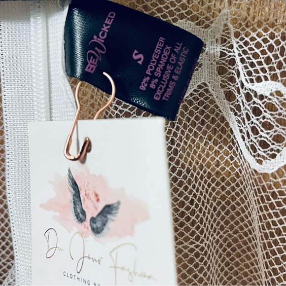 Be Wicked, Long Sleeve Lace Body Suit From Dujor Boutique NWT - Picture 13 of 16